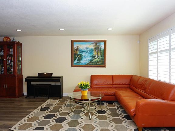 5th image of 2464 Glen Fox Ct