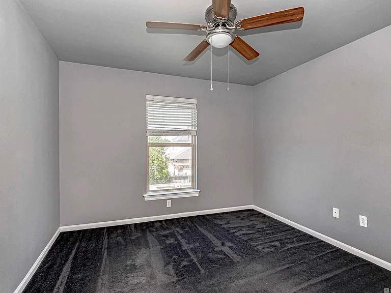 18163 Pinehurst Dr — Photo 29