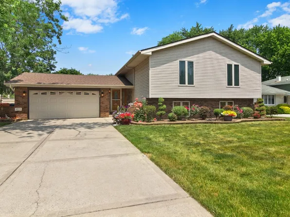 423 Heather Ln, Dyer, IN 46311