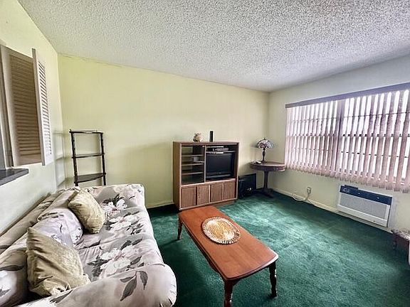 4th image of 65 Suffolk B