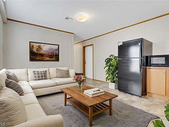 3rd image of 8111 Breeze Dr