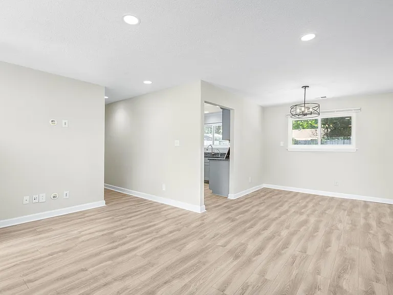 408 Lineberry Rd — Photo 5