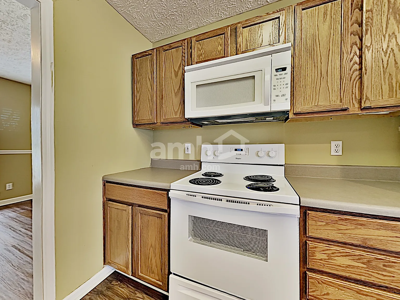 3 bed, 2.0 bath, 1670 sqft, $2,295 — Photo 3
