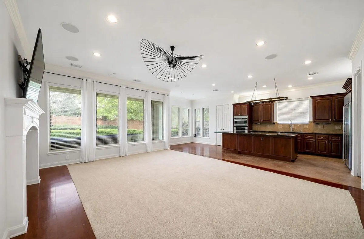 Building Photo - 11530 Legend Manor Dr
