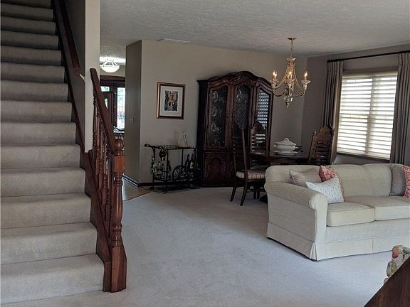 4th image of 20425 Berkshire Cir