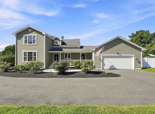 8 Caddyshack Dr, Chicopee, MA 01020
