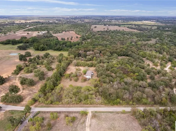 1144 Chamberlin Rd, Dale, TX 78616