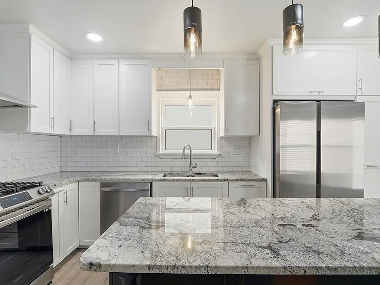 1310 E San Antonio Ave — Photo 10