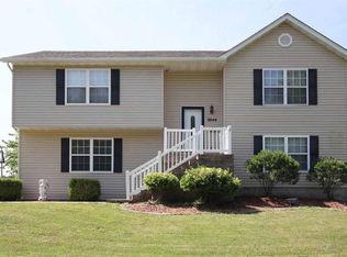 9844 Oak Grove School Rd, Lebanon, IL 62254