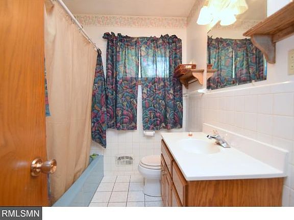 5th image of 107 104th Ln NW
