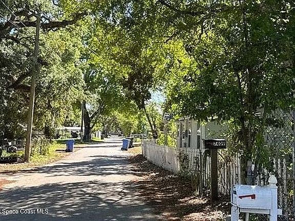 5th image of 7409 Rhode Island Dr