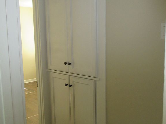 Hallway built-in cupboard