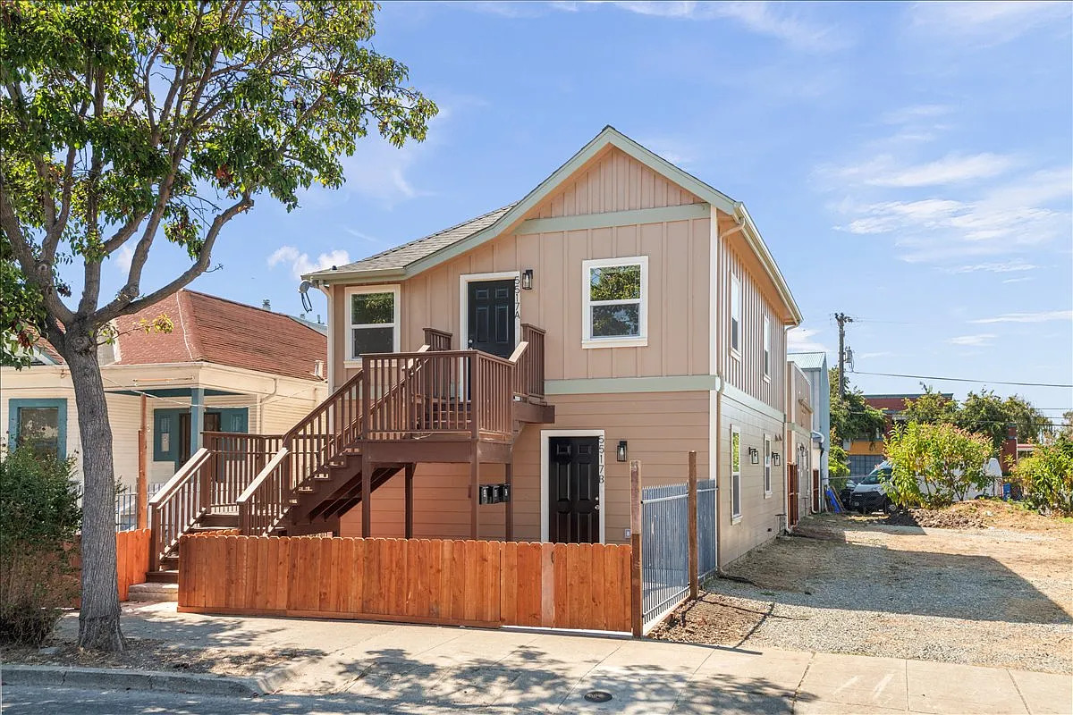 2 bed, 800 sqft, $3,095 — Photo 2
