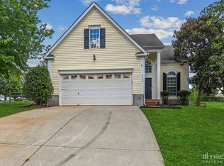 5946 Laurenfield Dr, Charlotte, NC 28269