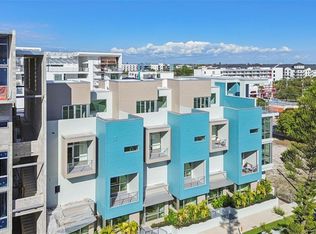 1343 4th St #202, Sarasota, FL 34236