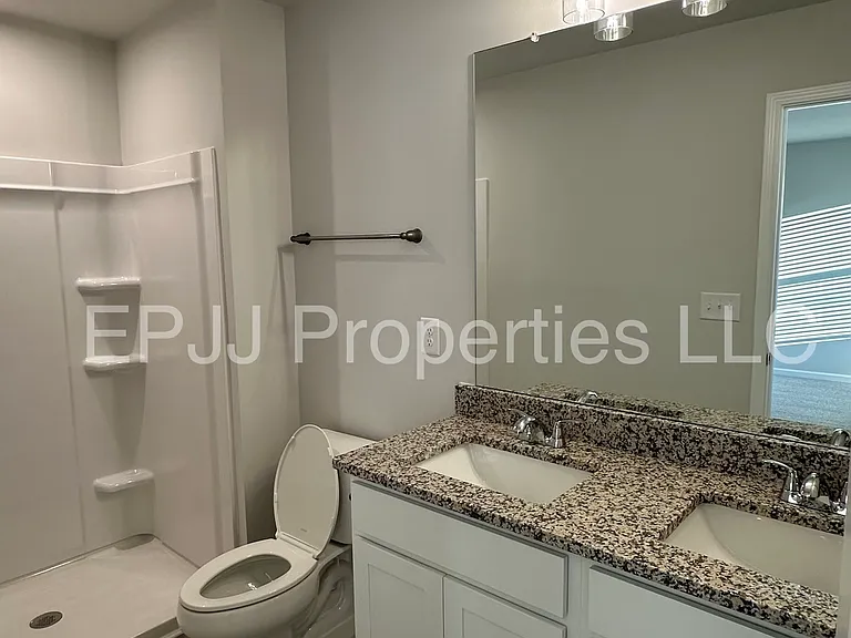 141 Randwick Ln — Photo 10