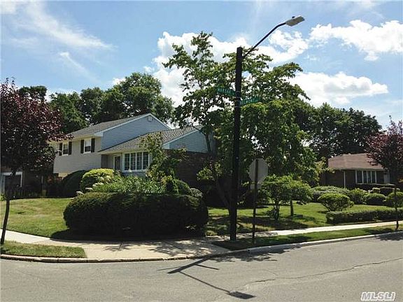 4th image of 84 Belmont Cir