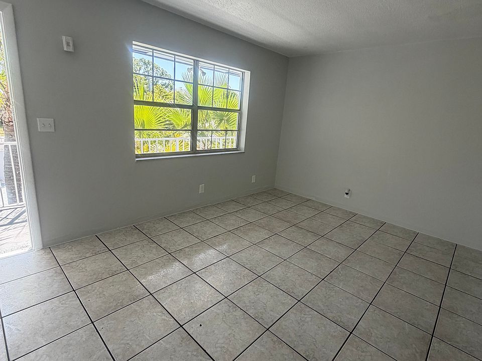 1st image of 834 SW 10th Dr APT 207
