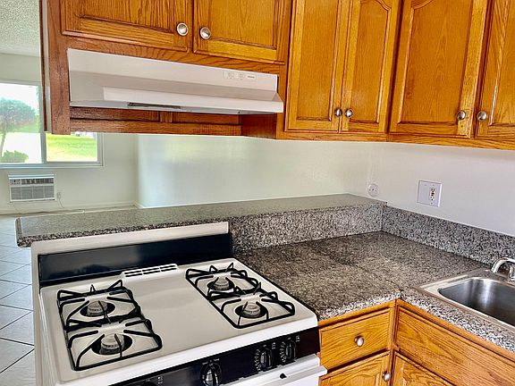 4th image of 2254 W Lincoln Ave #1