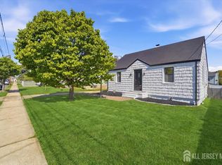 48 Delaware Ave, Carteret, NJ 07008