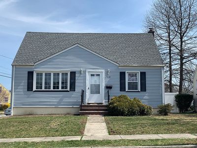 140 Midfield Rd, Colonia, NJ, 07067