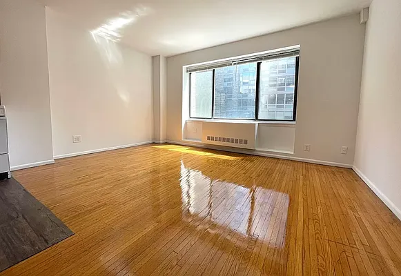 Rented by J PRESTON AND ASSOCIATES INC | media 6