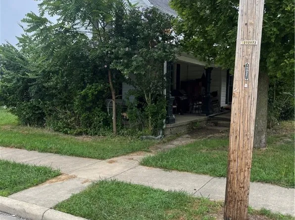 10 N Main St, Laura, OH 45337