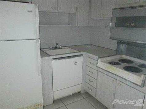 2nd image of 2861 Leonard Dr APT F405