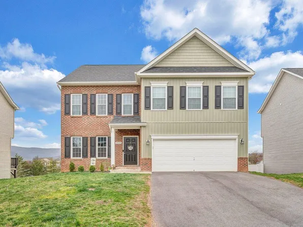 4930 Warrior Dr, Salem, VA 24153