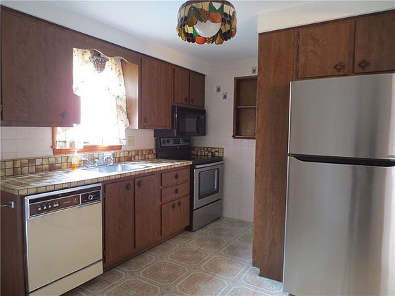 4th image of 522 Elaine Dr