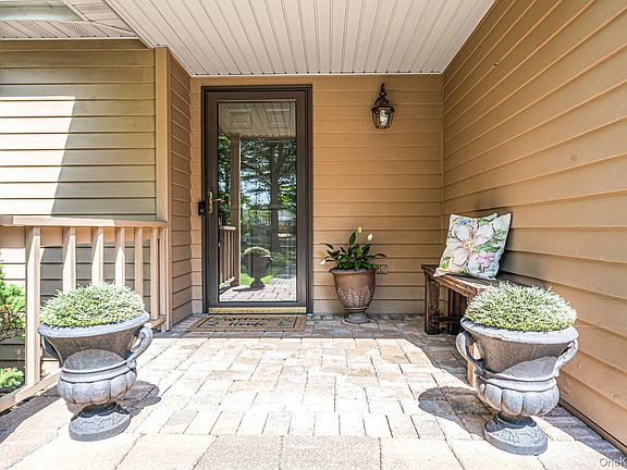 5th image of 16 Lakecrest Lane