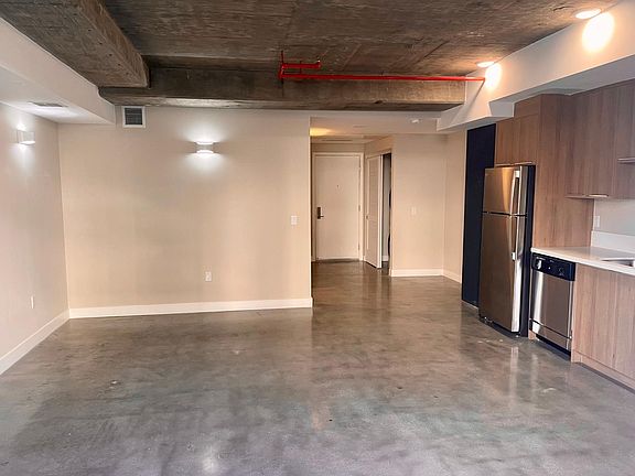 5th image of 11246 Otsego St #102