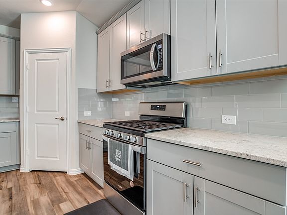 4th image of 503 Fox Ridge Dr