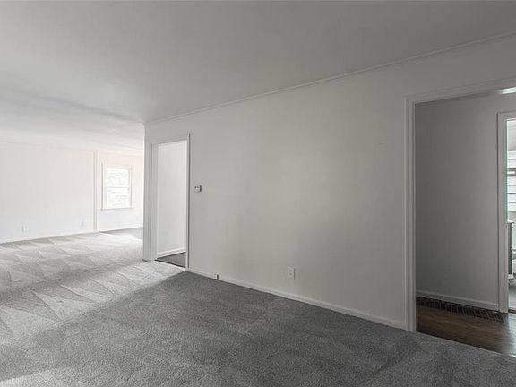 4th image of 108 E Pocahontas Ln