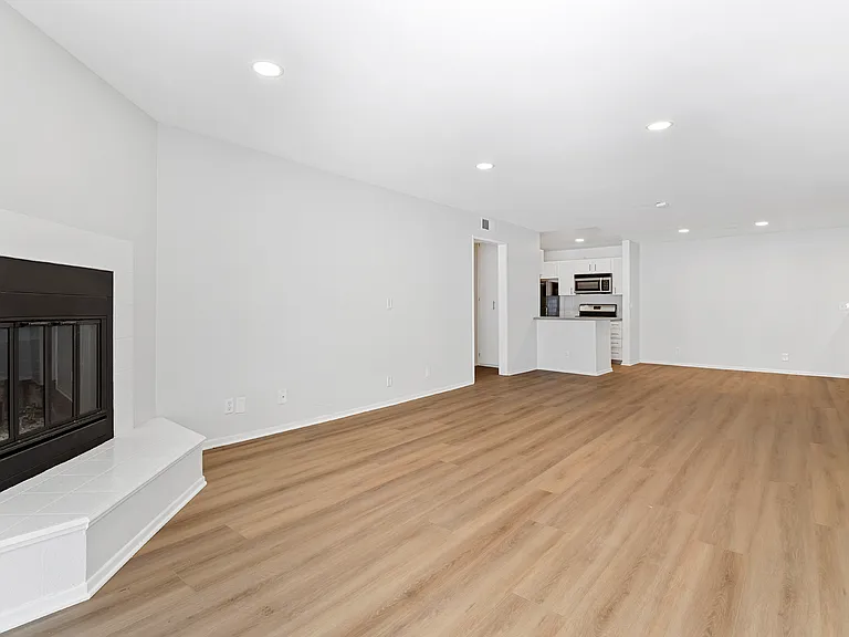1626 Malcolm Ave — Photo 6