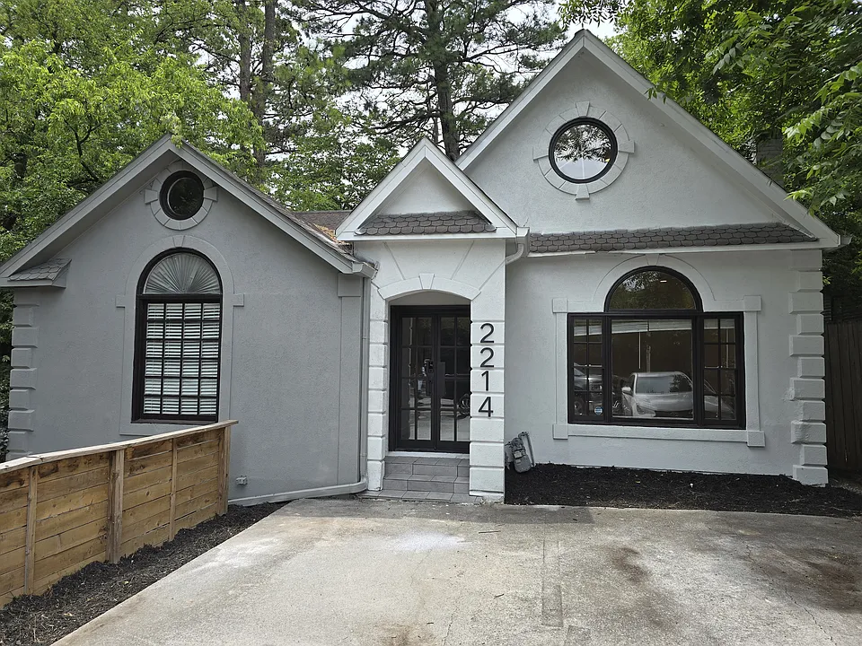 2214 Lenox Rd NE