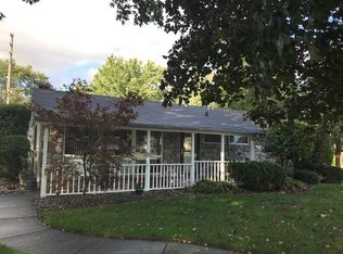 656 E John St, Nappanee, IN 46550