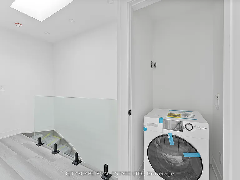 589 Oakwood Ave #2 — Photo 32