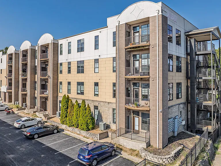 six23-condos-springfield-mo-building-photo