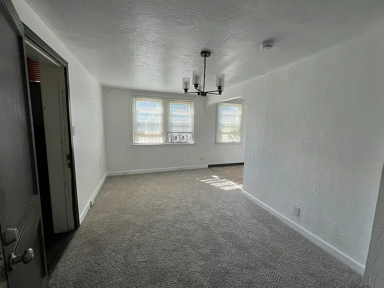 399 E Cliveden St #B — Photo 3