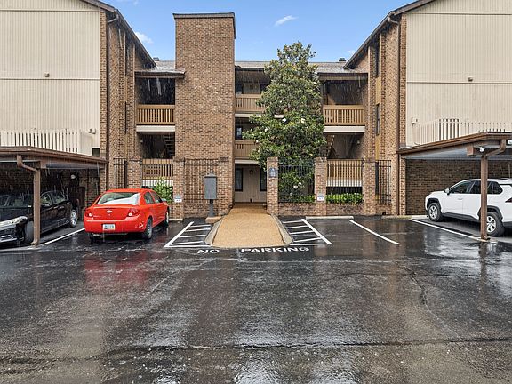 2nd image of 101 Hillsboro Pl