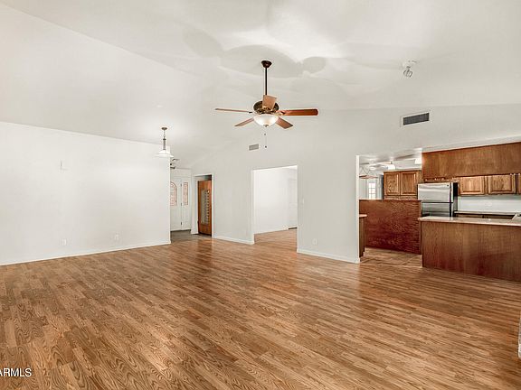 4th image of 15034 N GREENHURST Avenue