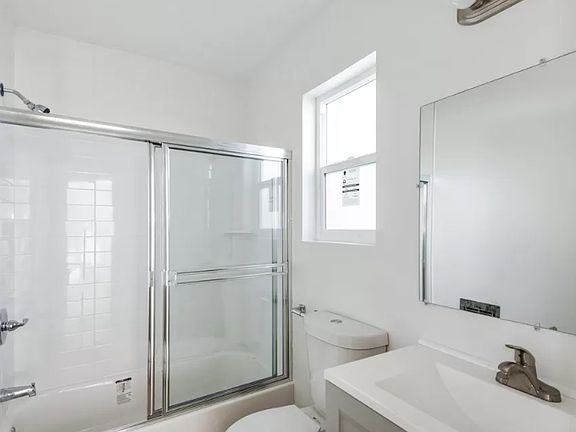 5th image of 1408 S Saint Andrews Pl #9