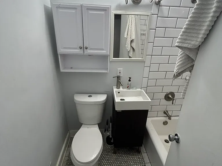 3044 Kammeyer Ln — Photo 2