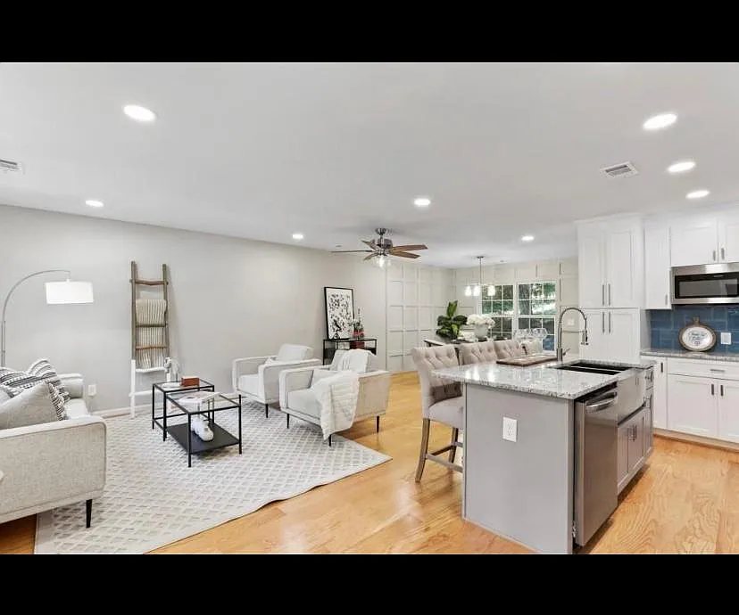 5115 Martins Crossing Rd — Photo 2