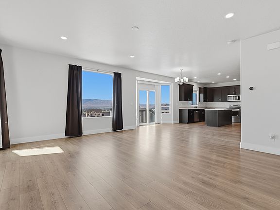 4th image of 609 W Summit View Way