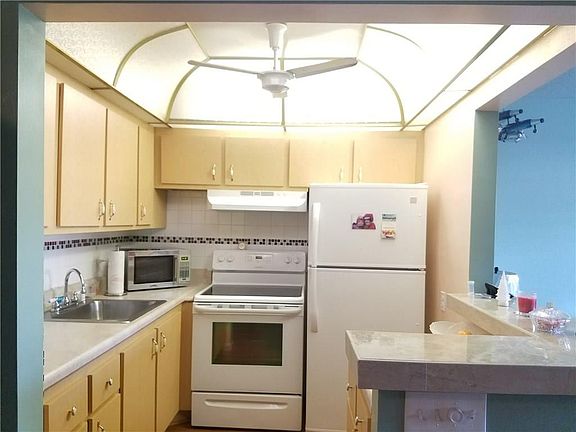3rd image of 91 Oakridge H #91