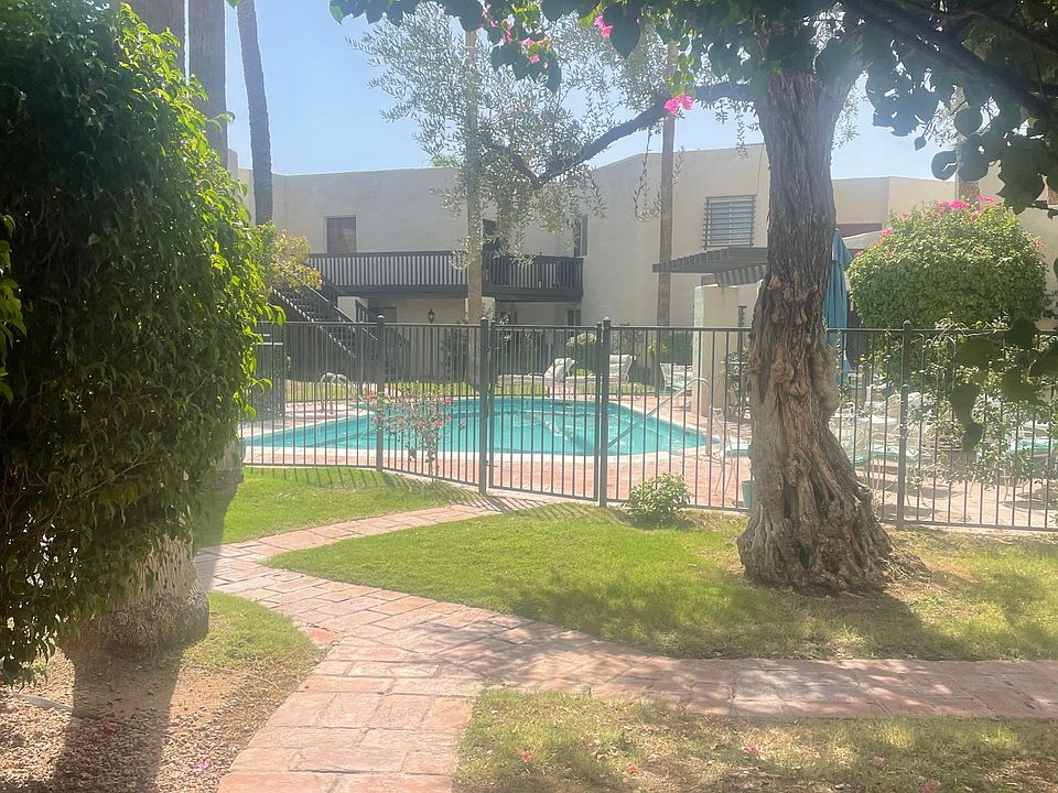 Lush courtyard provides an oasis from Old Town