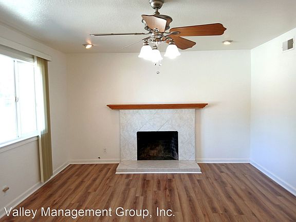 3rd image of 3290 Golf Dr