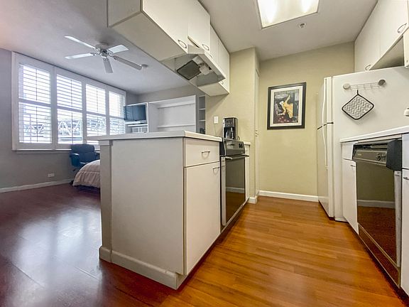4th image of 201 Harrison St APT 707